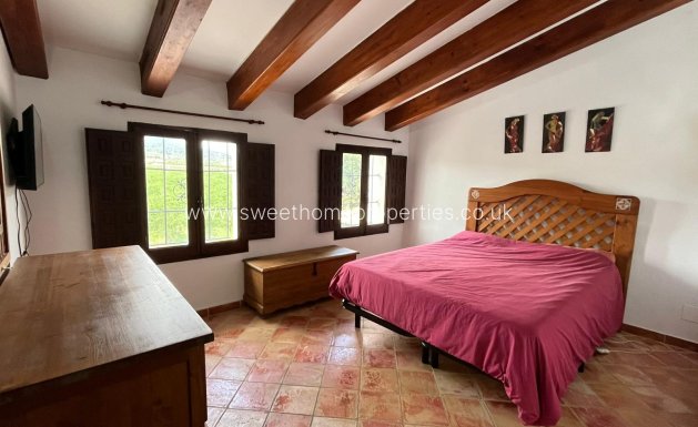 Resale - Country house - Pinoso