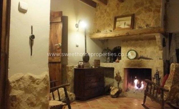 Resale - Country house - Pinoso