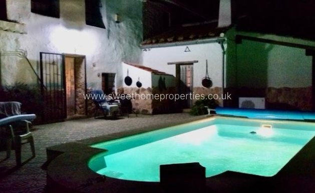 Resale - Country house - Pinoso