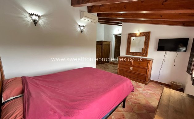 Resale - Country house - Pinoso