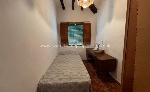 Resale - Country house - Pinoso