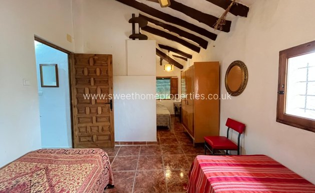 Resale - Country house - Pinoso