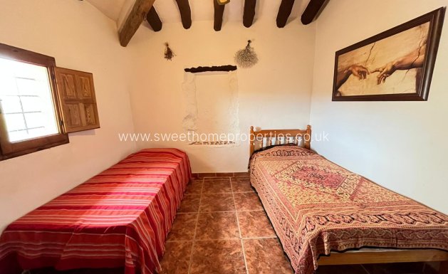 Resale - Country house - Pinoso