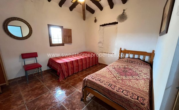 Resale - Country house - Pinoso