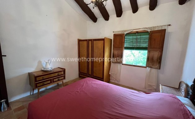 Resale - Country house - Pinoso