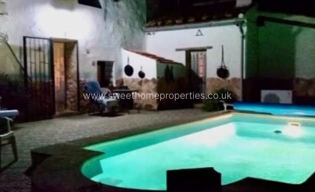 Resale - Country house - Pinoso
