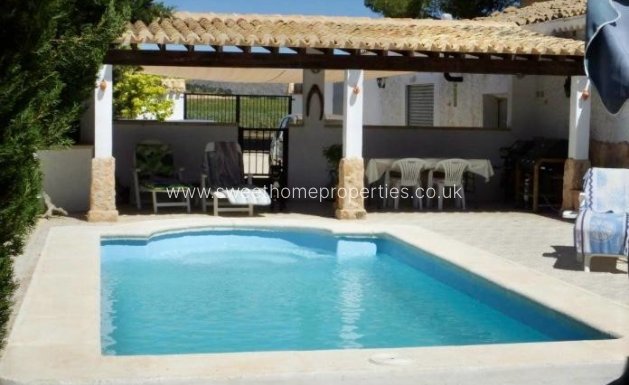 Resale - Country house - Pinoso
