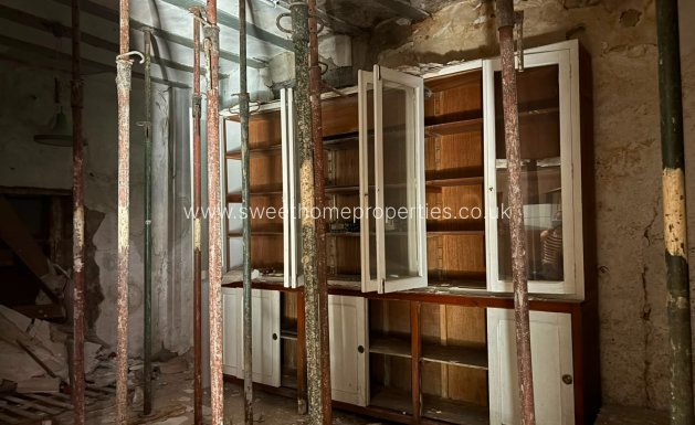 Resale - Town house - Sax
