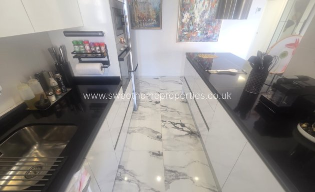 Resale - Apartment - Villamartin