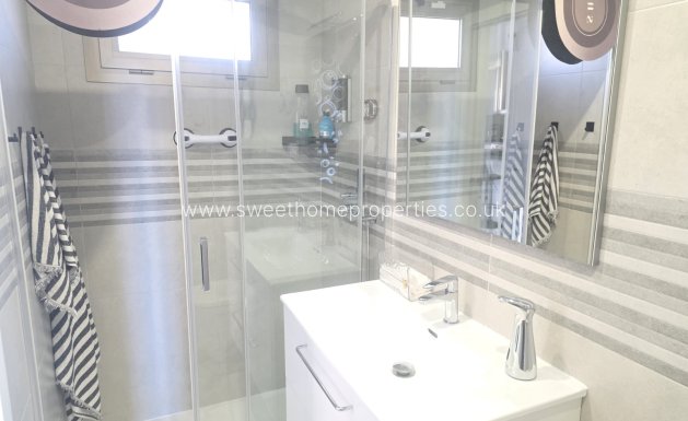 Resale - Apartment - Villamartin