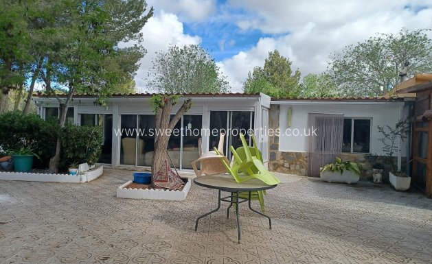 Resale - Country house - Sax