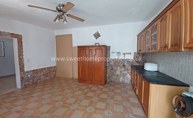 Resale - Country house - Sax