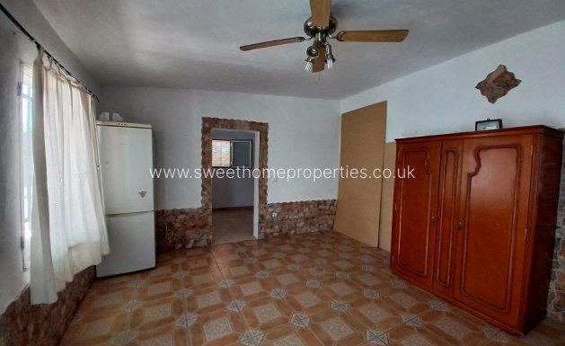 Resale - Country house - Sax