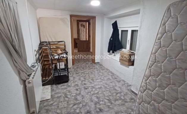Resale - Country house - Sax