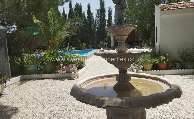 Resale - Country house - Sax