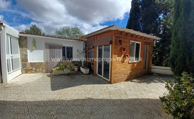 Resale - Country house - Sax