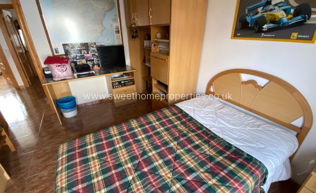 Resale - Town house - Sax