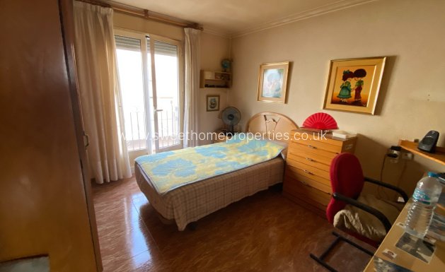 Resale - Town house - Sax