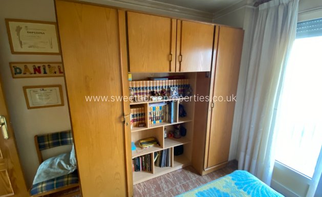 Resale - Town house - Sax