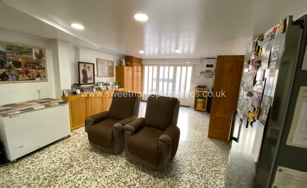 Resale - Town house - Sax