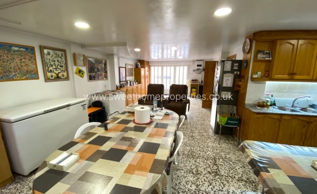 Resale - Town house - Sax