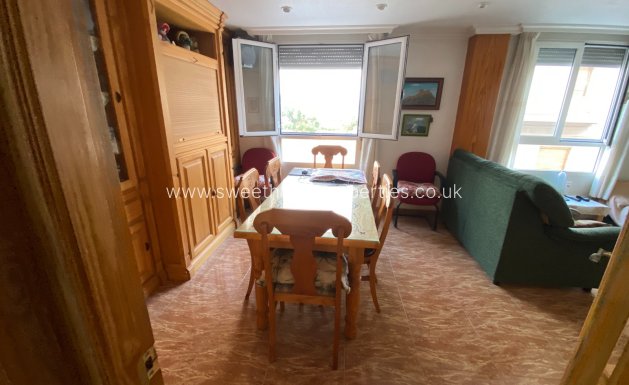 Resale - Town house - Sax