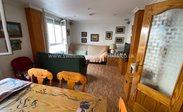 Resale - Town house - Sax