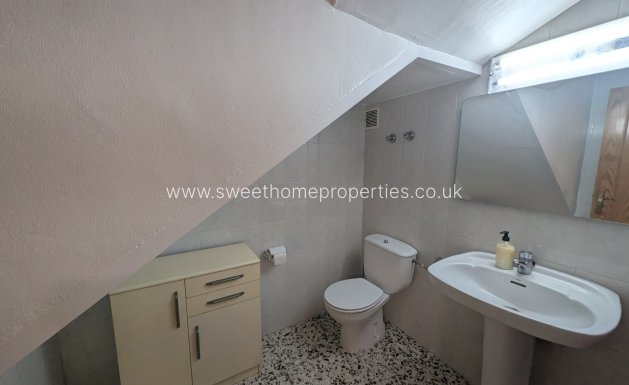 Resale - Town house - Sax