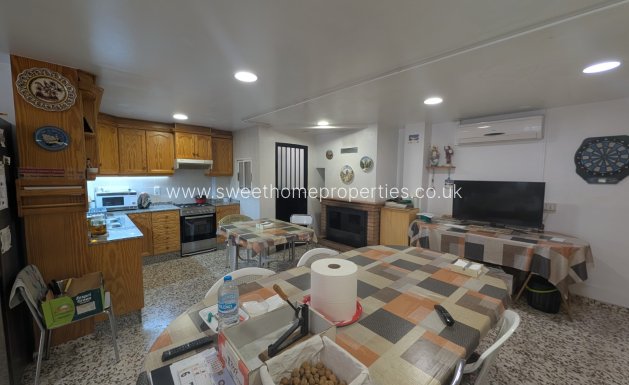 Resale - Town house - Sax