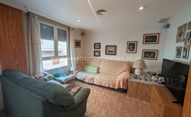 Resale - Town house - Sax