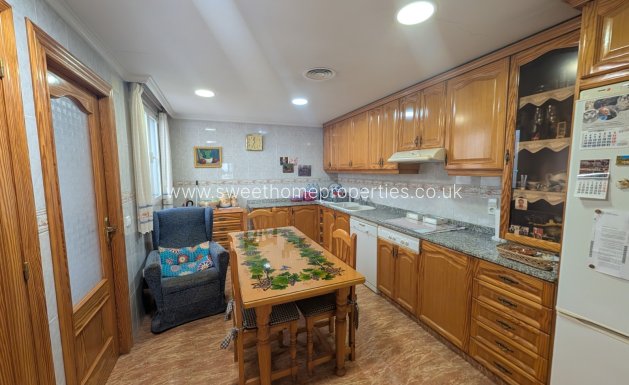 Resale - Town house - Sax