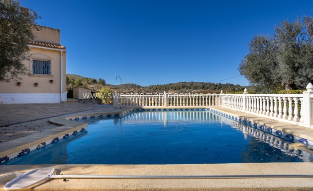 Resale - Country house - La Zarza