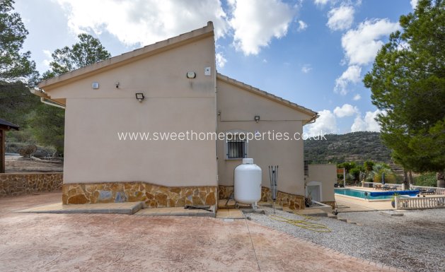 Resale - Country house - La Zarza