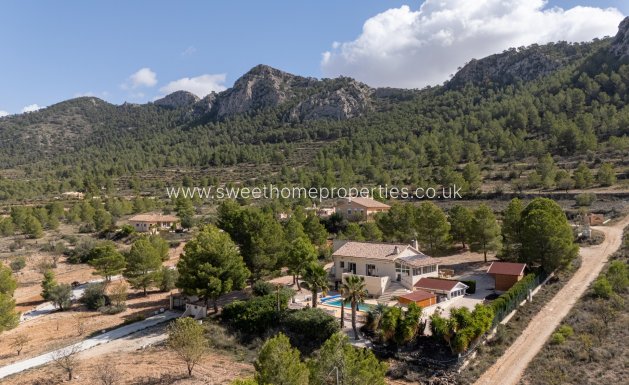 Resale - Country house - La Zarza