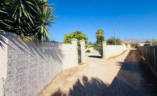 Resale - Country house - Crevillente