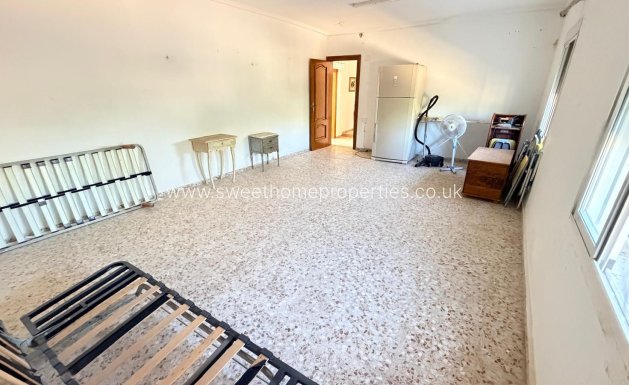 Resale - Country house - Crevillente