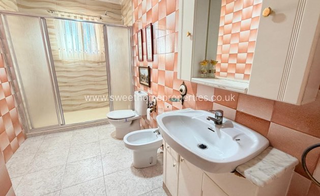Resale - Country house - Crevillente