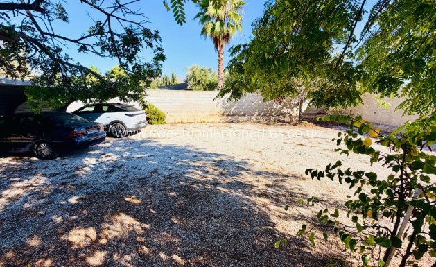 Resale - Country house - Crevillente