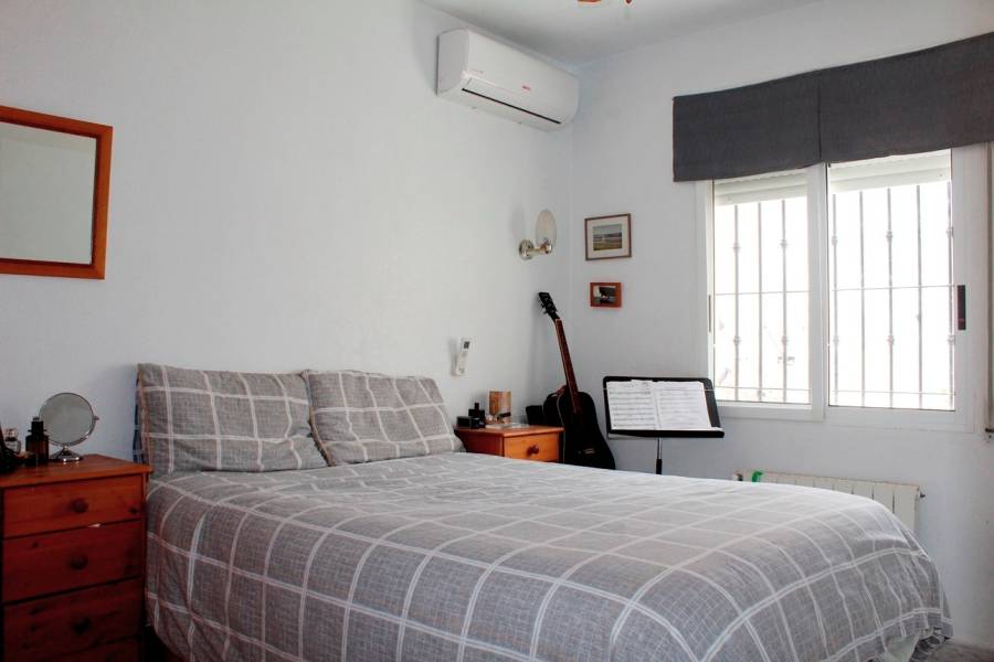 Re-sale - Villa - Villamartin
