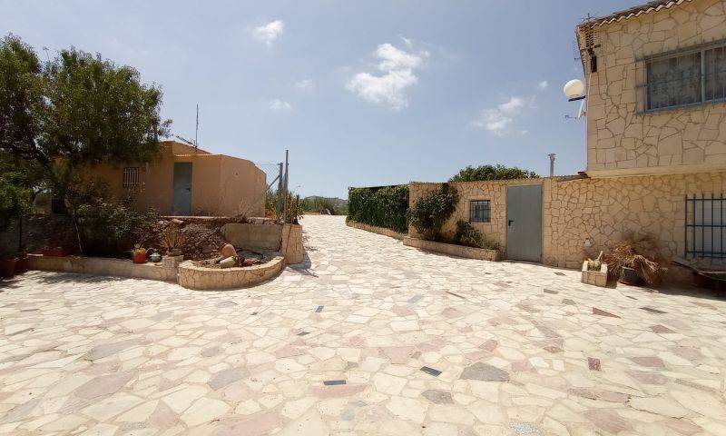 Re-sale - Cave house - Hondon De Las Nieves