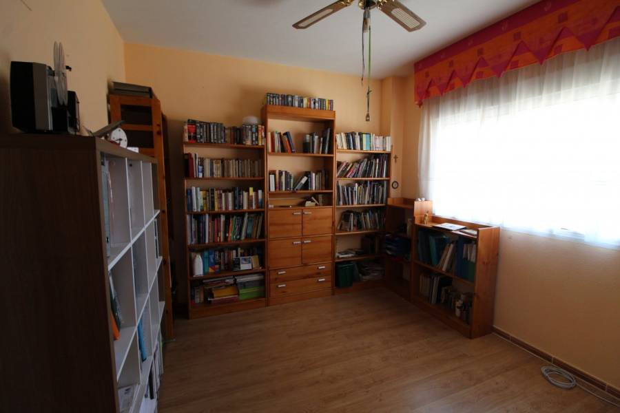 Re-sale - Villa - Elche