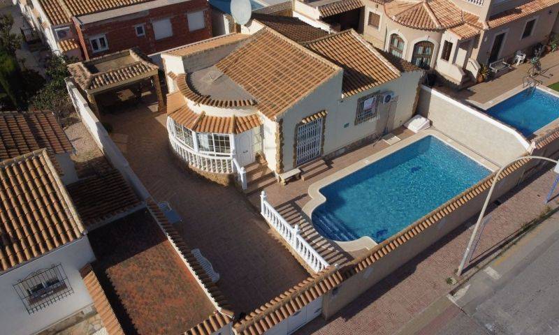 Re-sale - Villa - Playa Flamenca - Alicante