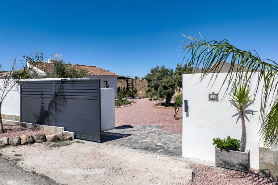 Re-sale - Country house - Hondon De Los Frailes