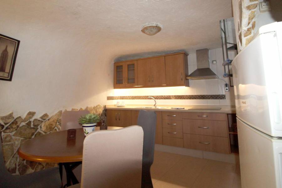 Re-sale - Cave house - Hondon De Las Nieves