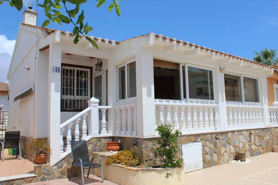 Venta - Chalet - Playa Flamenca - Alicante