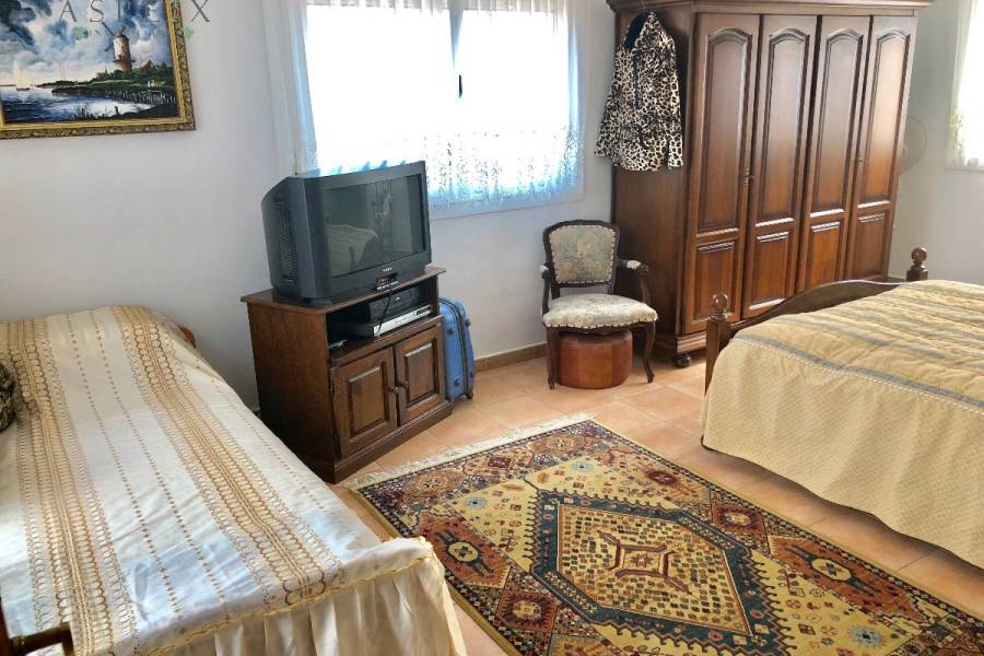 Re-sale - Country house - Aspe