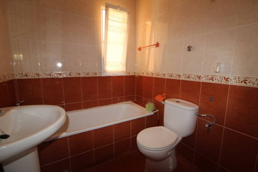 Re-sale - Villa - Elche