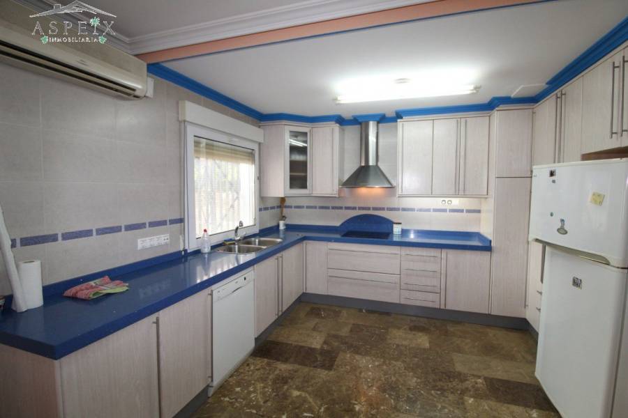 Re-sale - Country house - Monforte Del Cid