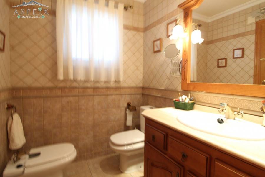 Re-sale - Country house - Elche