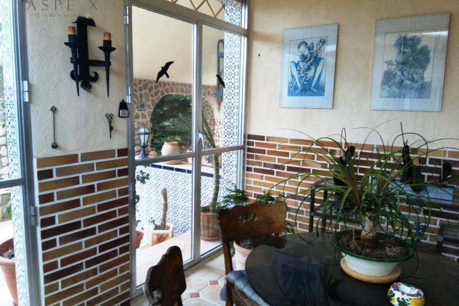 Re-sale - Villa - La Romana - ALCANÁ